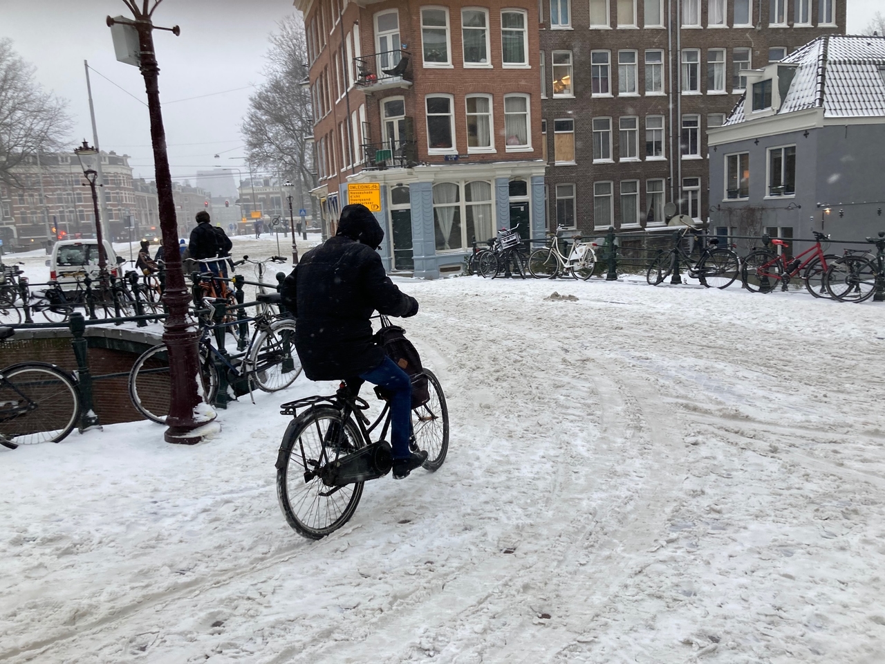 Rendere più economico andare al lavoro in bicicletta per evitare ingorghi e migliorare la salute