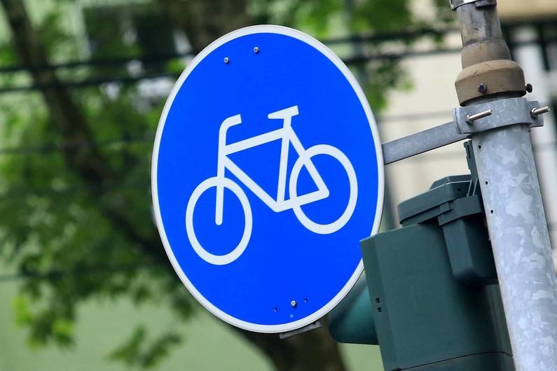 Traffic rules in everyday life: Do racing cyclists have to use the cycle path?