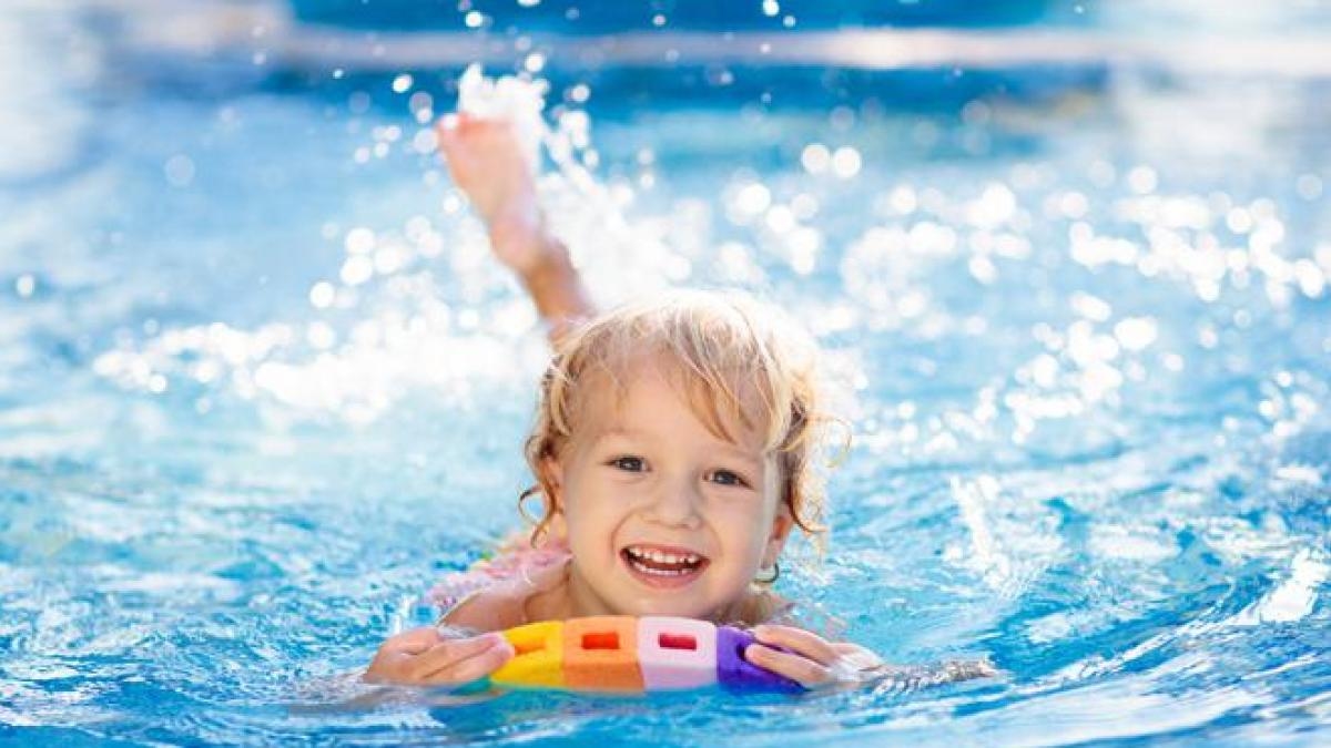 Teste de flutuação infantil: uma prática antiafogamento segura ou perigosa?