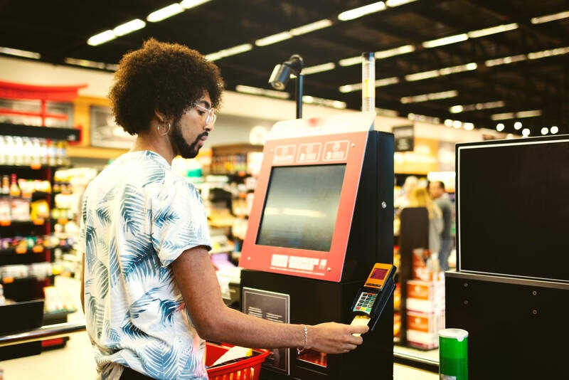 Condones, tampones y compañía: el autopago facilita las compras embarazosas