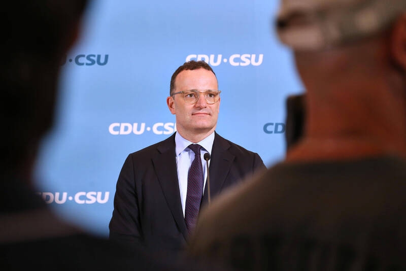 Caso de las mascarillas: Spahn se queja de acusaciones maliciosas