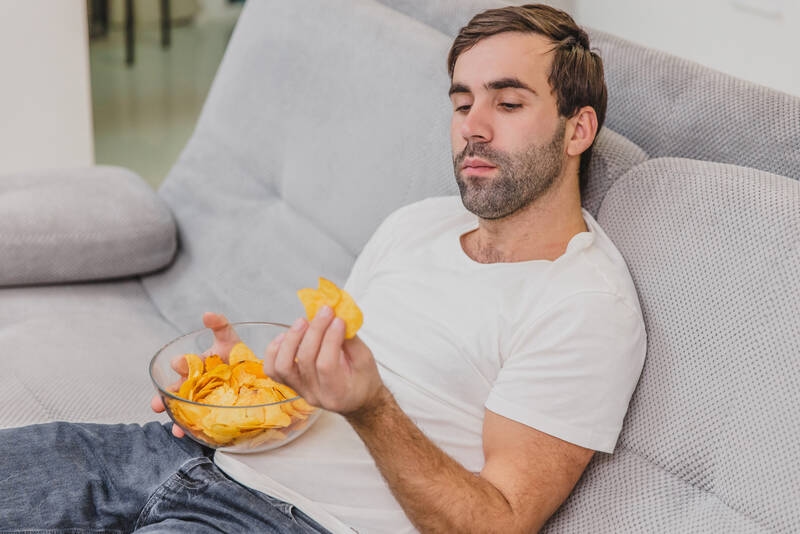 Adipositas: Chips und Schoko verändern ruckzuck das Gehirn