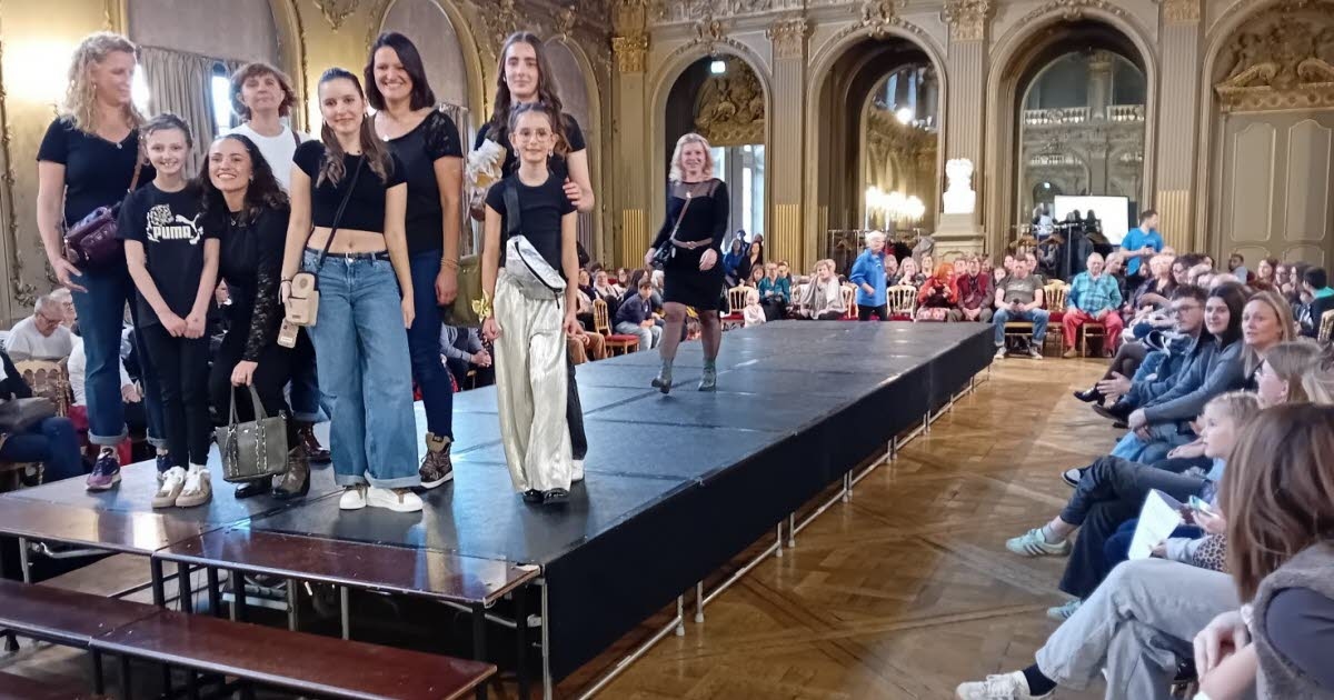 Nancy. AREMIG: Moving fashion show in the reception rooms of the town hall