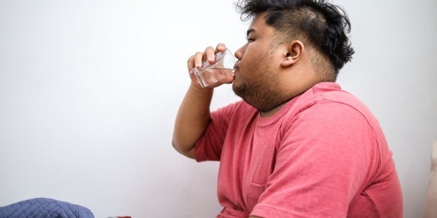 5 напитков, которые следует выпить перед сном, чтобы похудеть