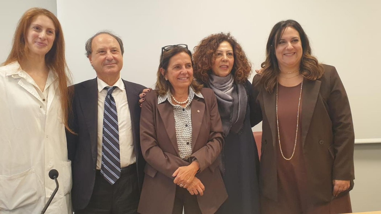 Dünyanın ilk akciğer atardamar nakli Roma'daki Sant'Andrea Hastanesi'nde gerçekleştirildi.